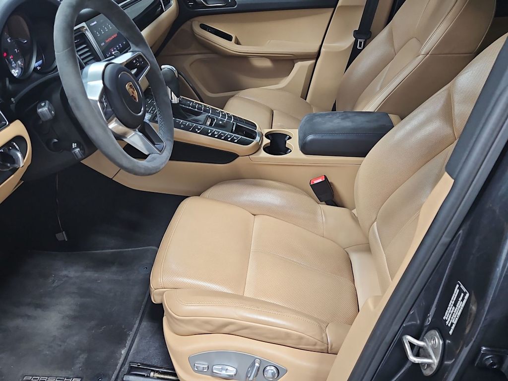 Thumbnail: 2017 Porsche Macan - 11