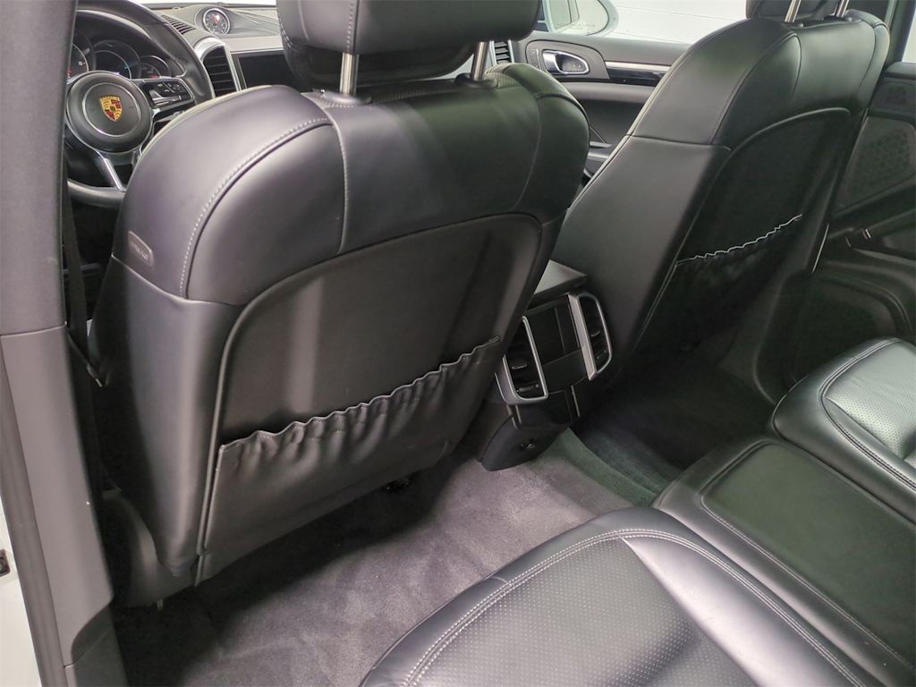 Thumbnail: 2015 Porsche Cayenne - 12