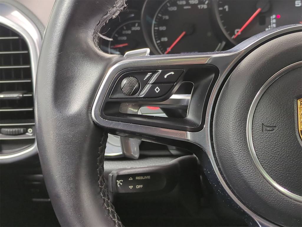Thumbnail: 2015 Porsche Cayenne - 30