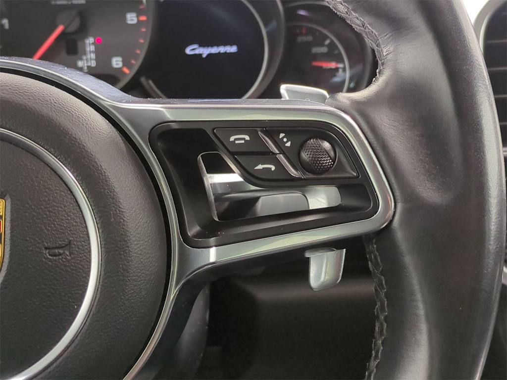 Thumbnail: 2015 Porsche Cayenne - 31