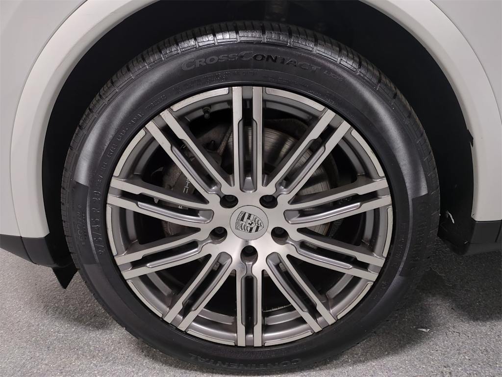 Thumbnail: 2015 Porsche Cayenne - 8