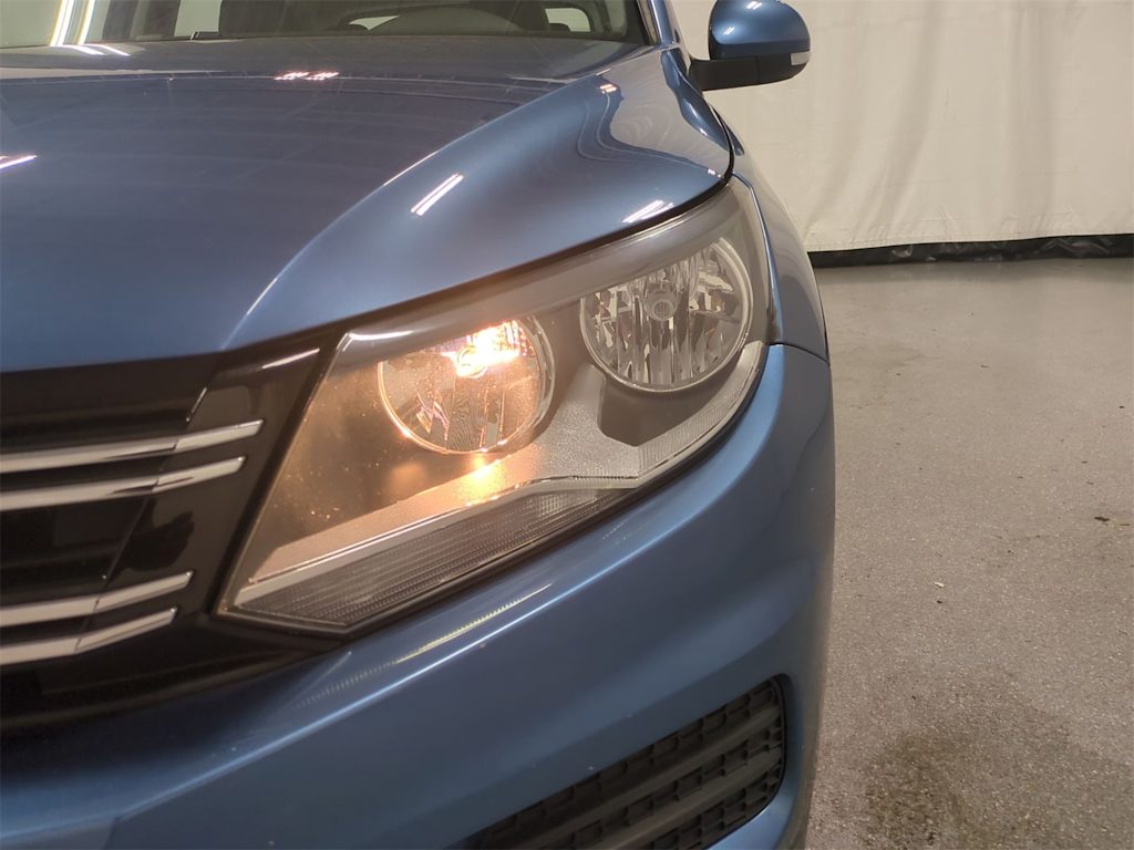 Thumbnail: 2017 Volkswagen Tiguan - 25
