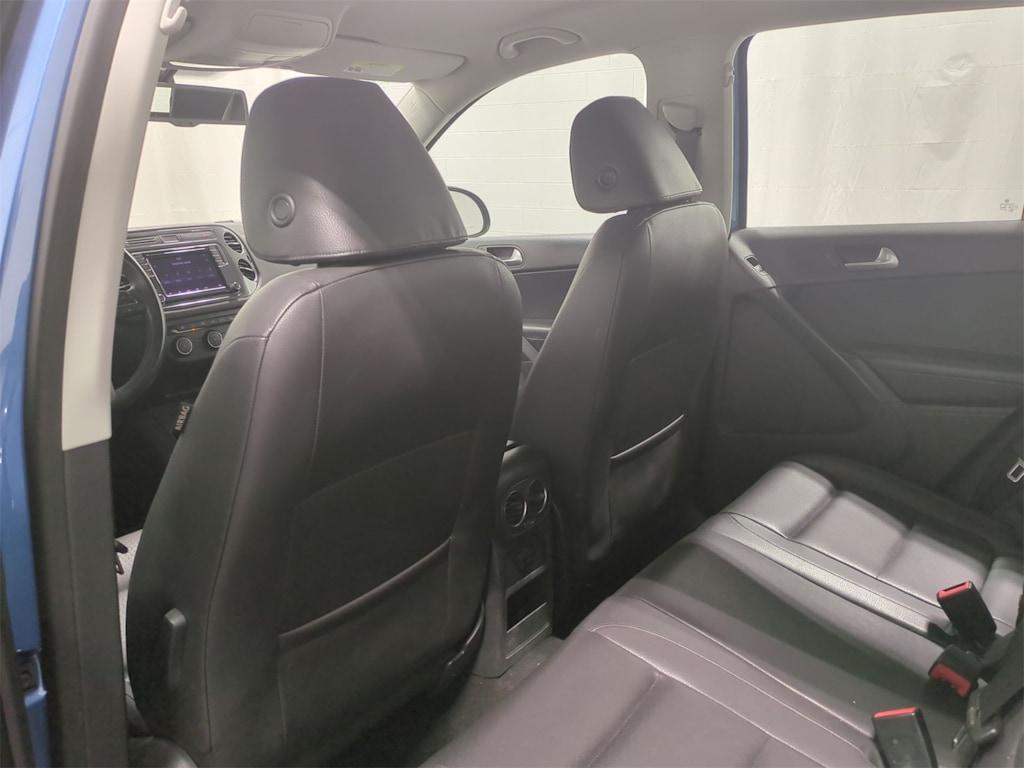 Thumbnail: 2017 Volkswagen Tiguan - 13