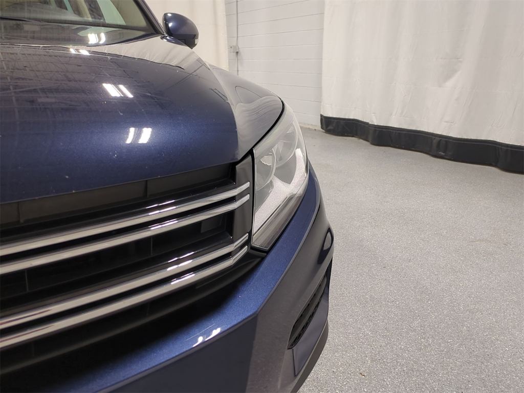 Thumbnail: 2015 Volkswagen Tiguan - 7