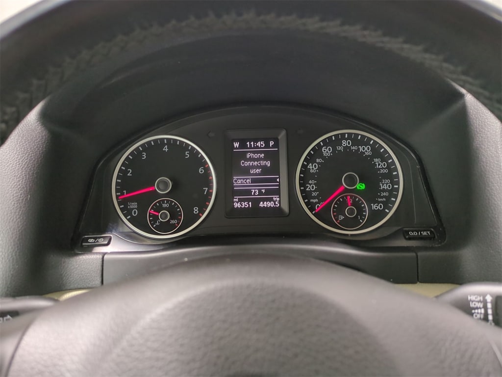 Thumbnail: 2015 Volkswagen Tiguan - 17