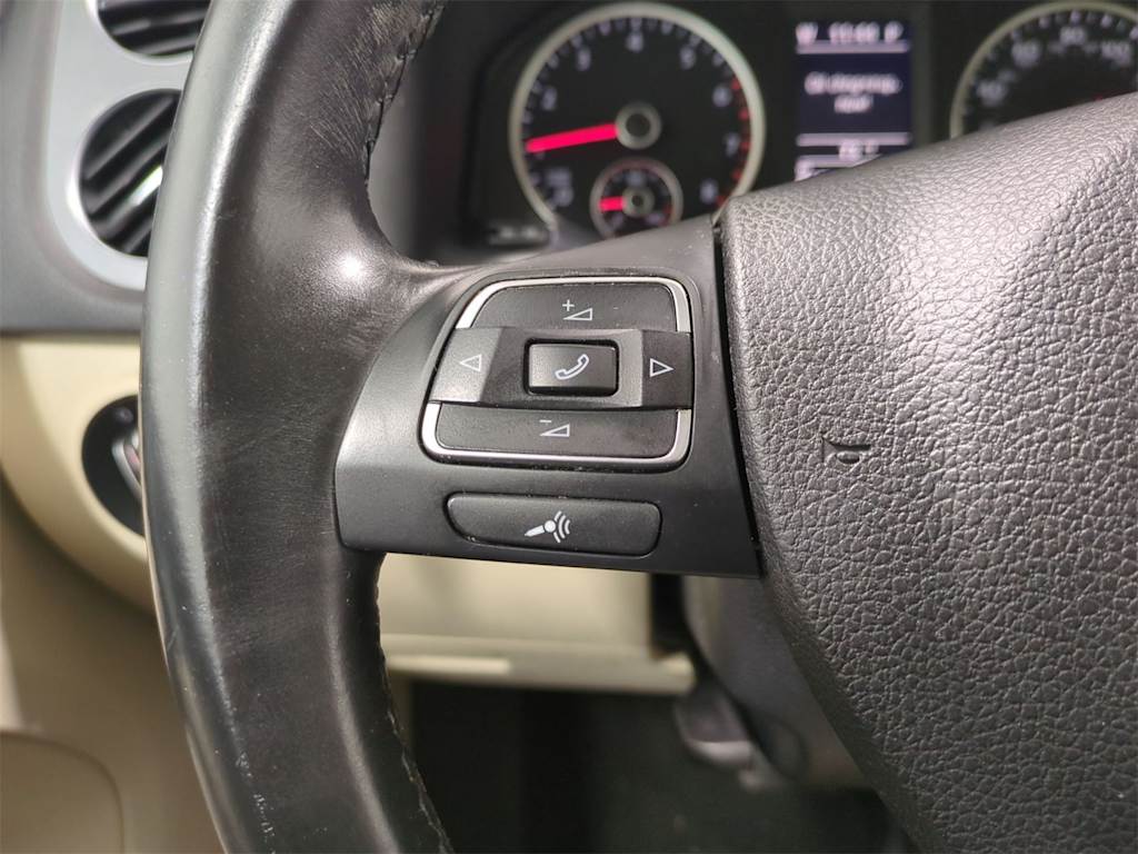 Thumbnail: 2015 Volkswagen Tiguan - 30