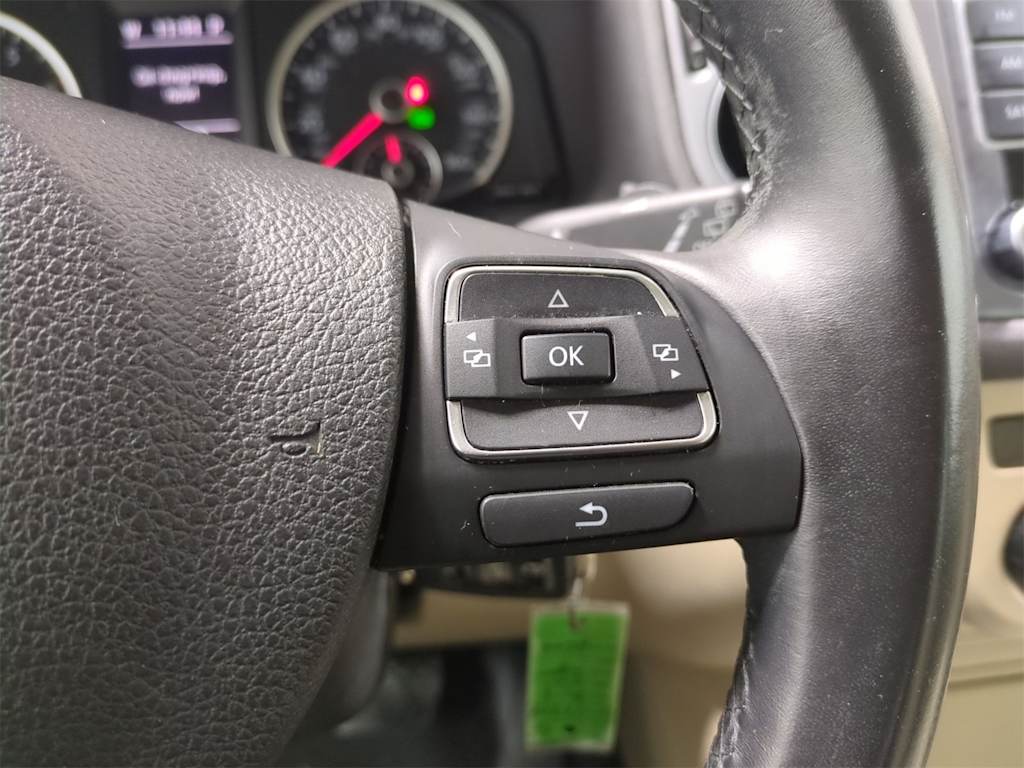 Thumbnail: 2015 Volkswagen Tiguan - 31