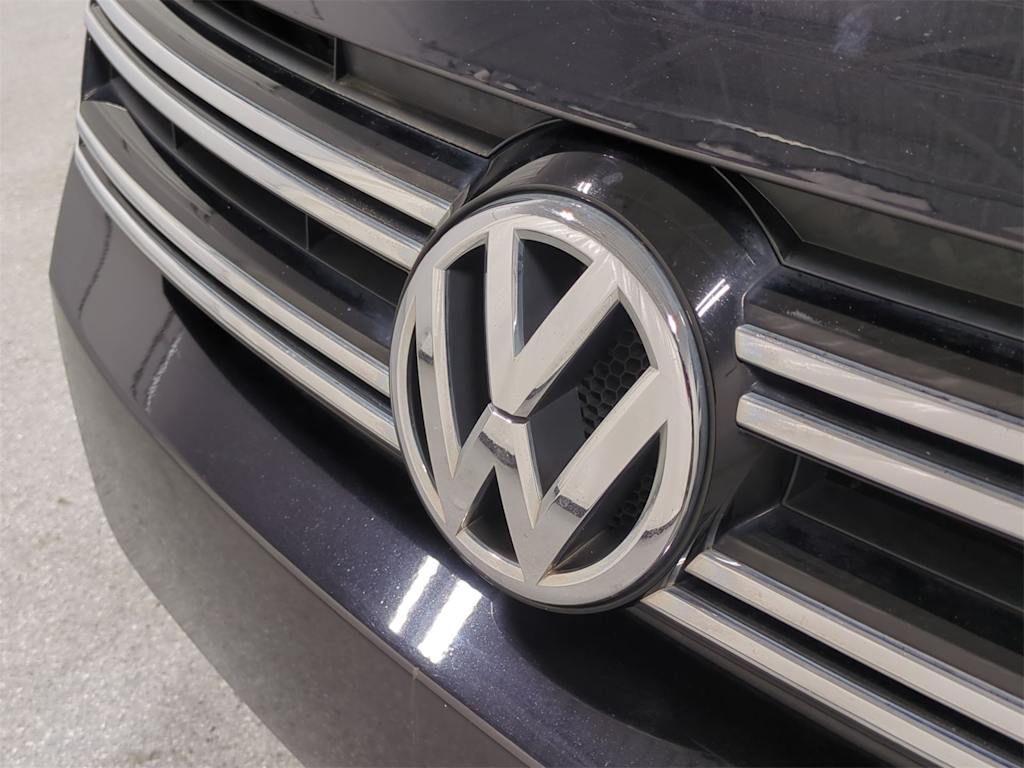 Thumbnail: 2017 Volkswagen Tiguan - 7