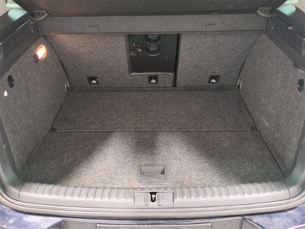 Thumbnail: 2017 Volkswagen Tiguan - 18
