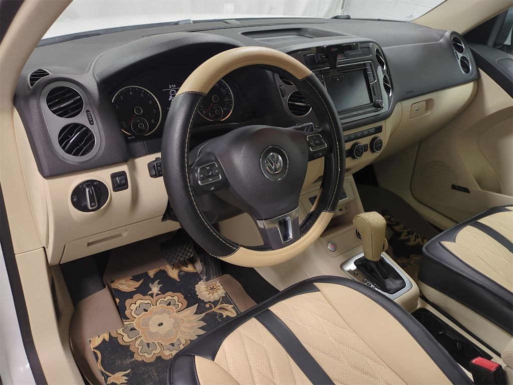 Thumbnail: 2017 Volkswagen Tiguan - 2