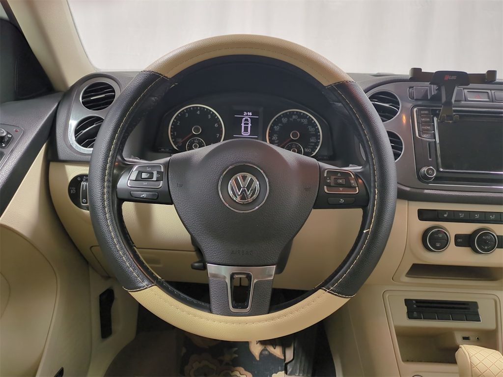 Thumbnail: 2017 Volkswagen Tiguan - 14