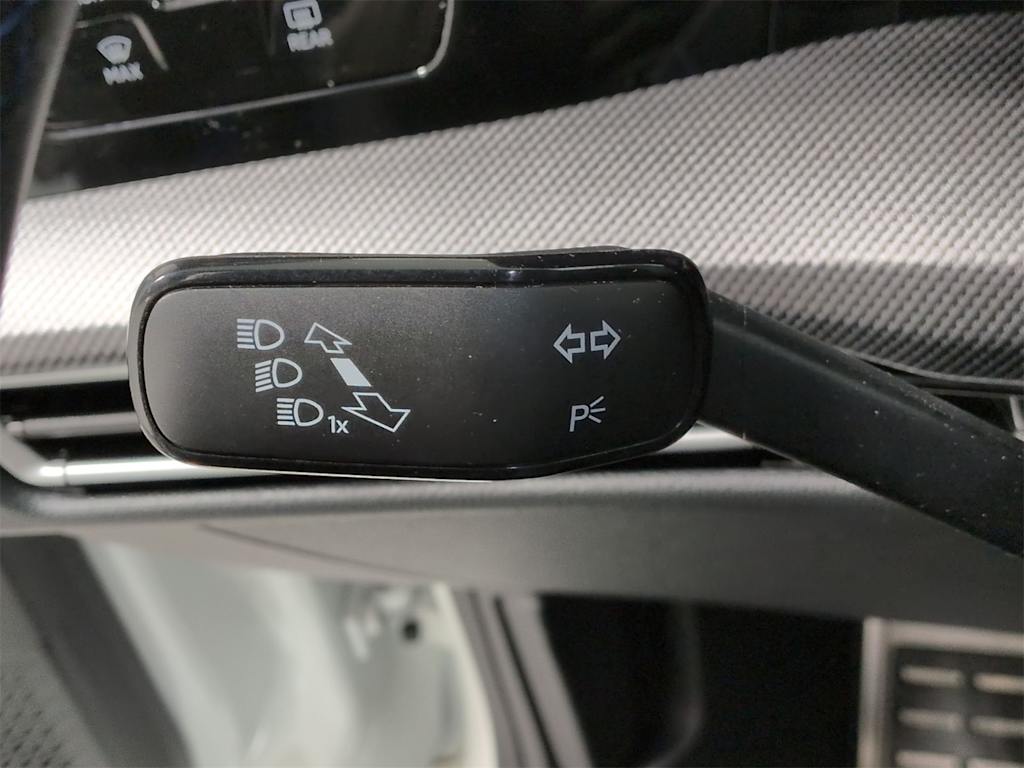 Thumbnail: 2025 Volkswagen Golf - 33