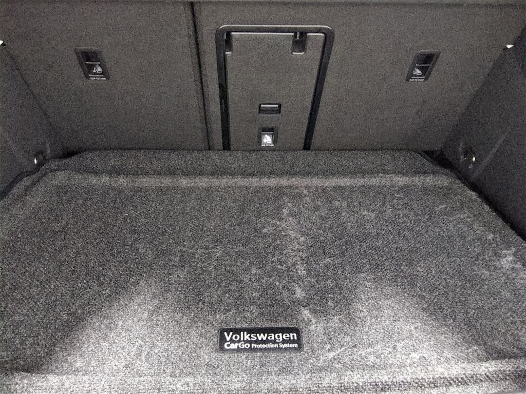 Thumbnail: 2025 Volkswagen Golf - 18