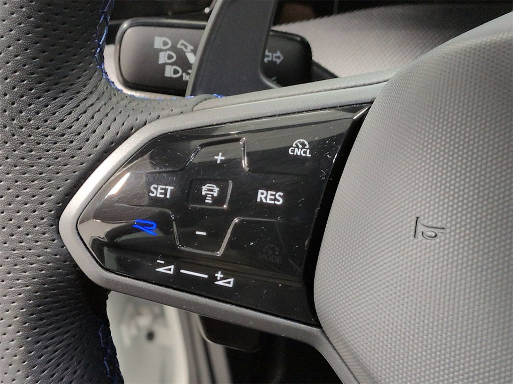 Thumbnail: 2025 Volkswagen Golf - 30