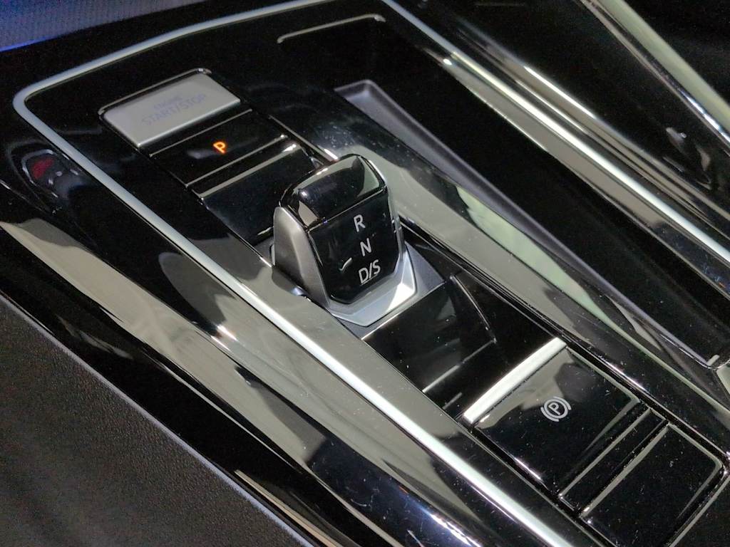 Thumbnail: 2025 Volkswagen Golf - 36