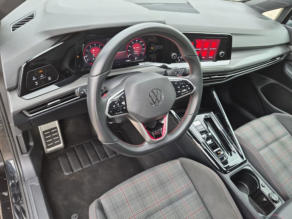 Thumbnail: 2024 Volkswagen Golf - 2