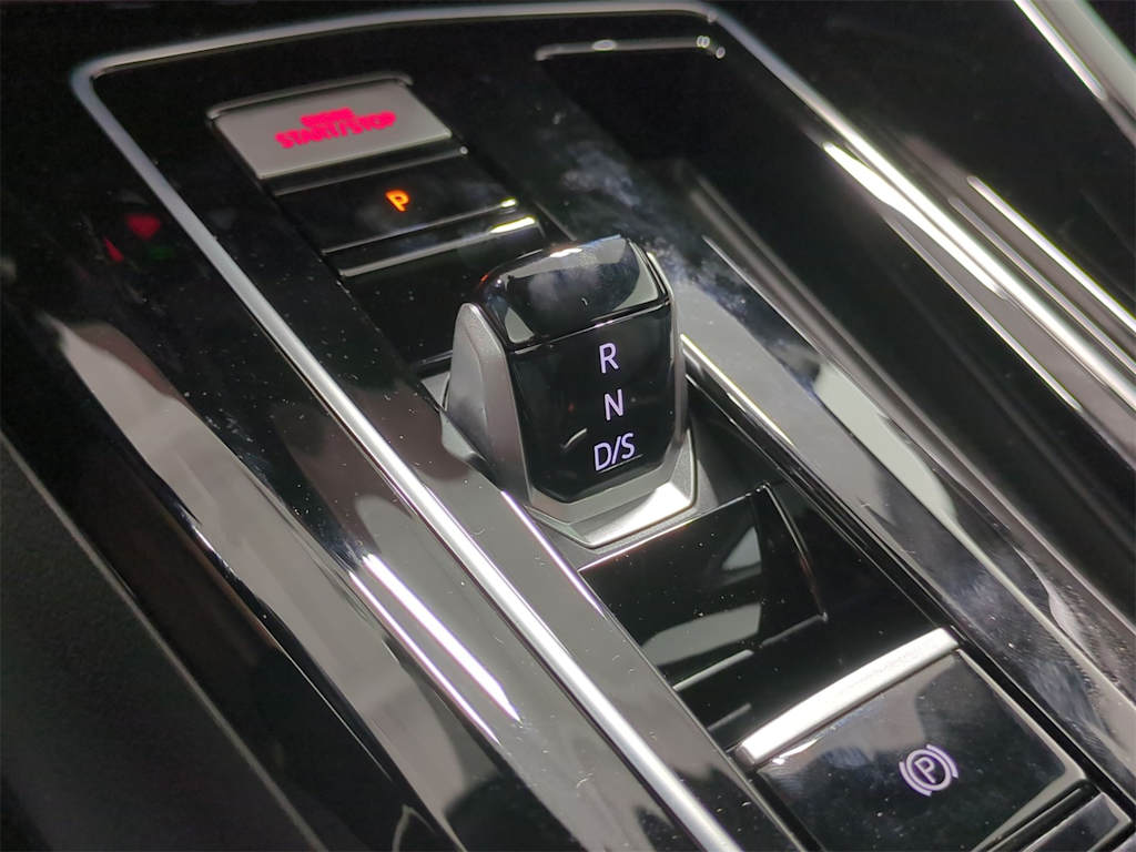 Thumbnail: 2025 Volkswagen Golf - 15