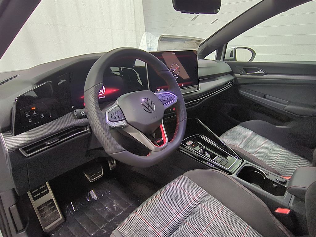 Thumbnail: 2025 Volkswagen Golf - 2