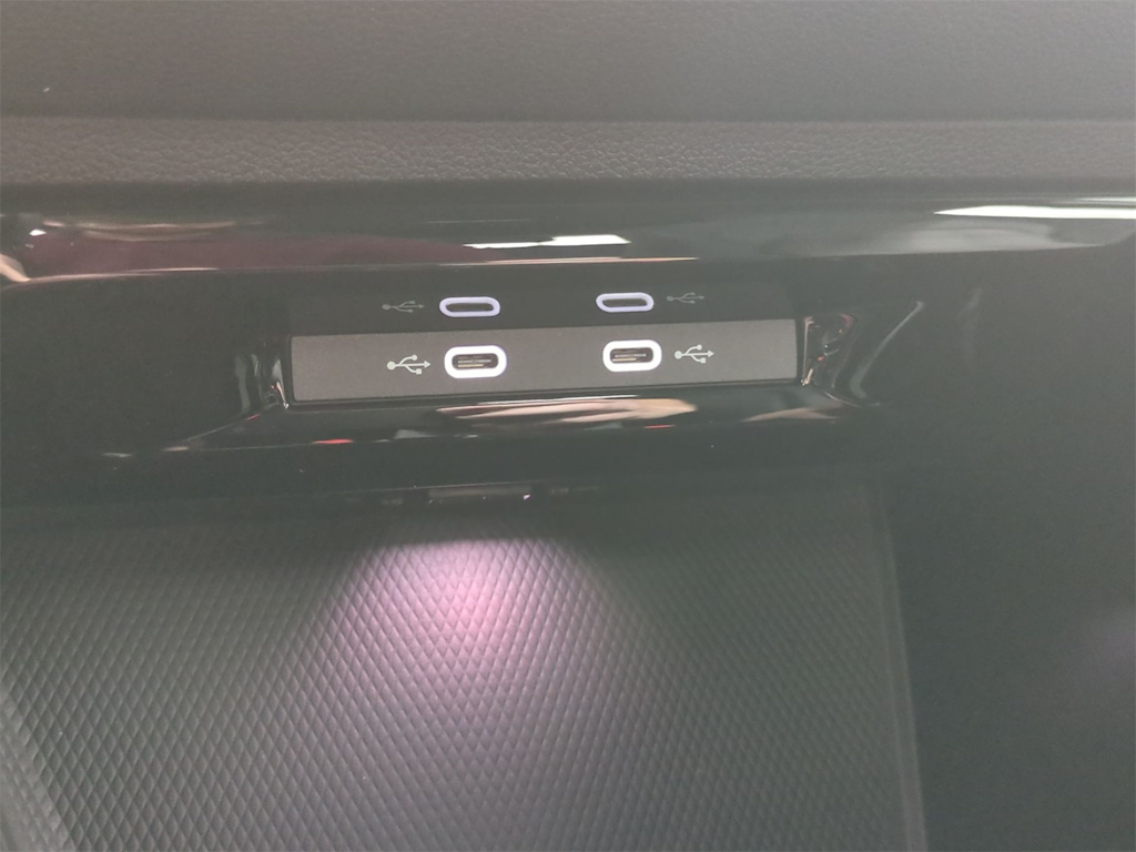 Thumbnail: 2025 Volkswagen Golf - 36