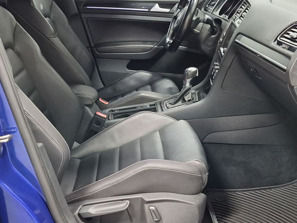 Thumbnail: 2016 Volkswagen Golf - 12