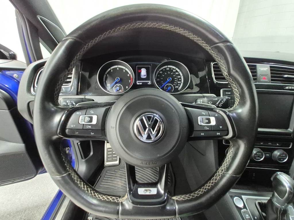 Thumbnail: 2016 Volkswagen Golf - 14