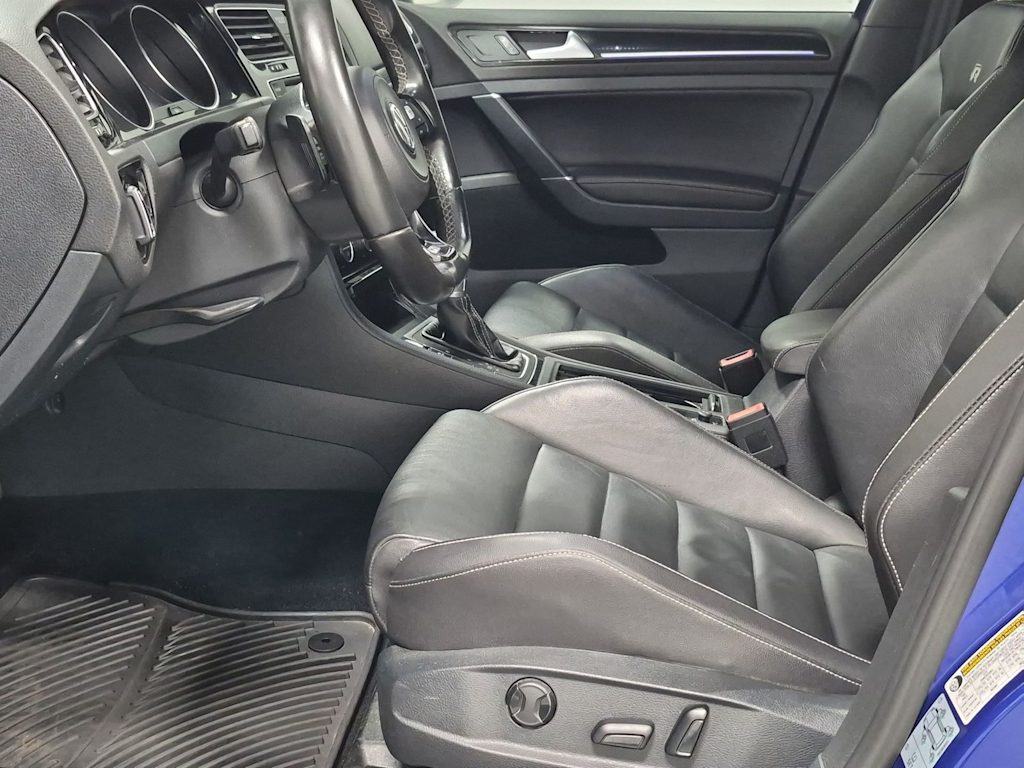 Thumbnail: 2016 Volkswagen Golf - 11