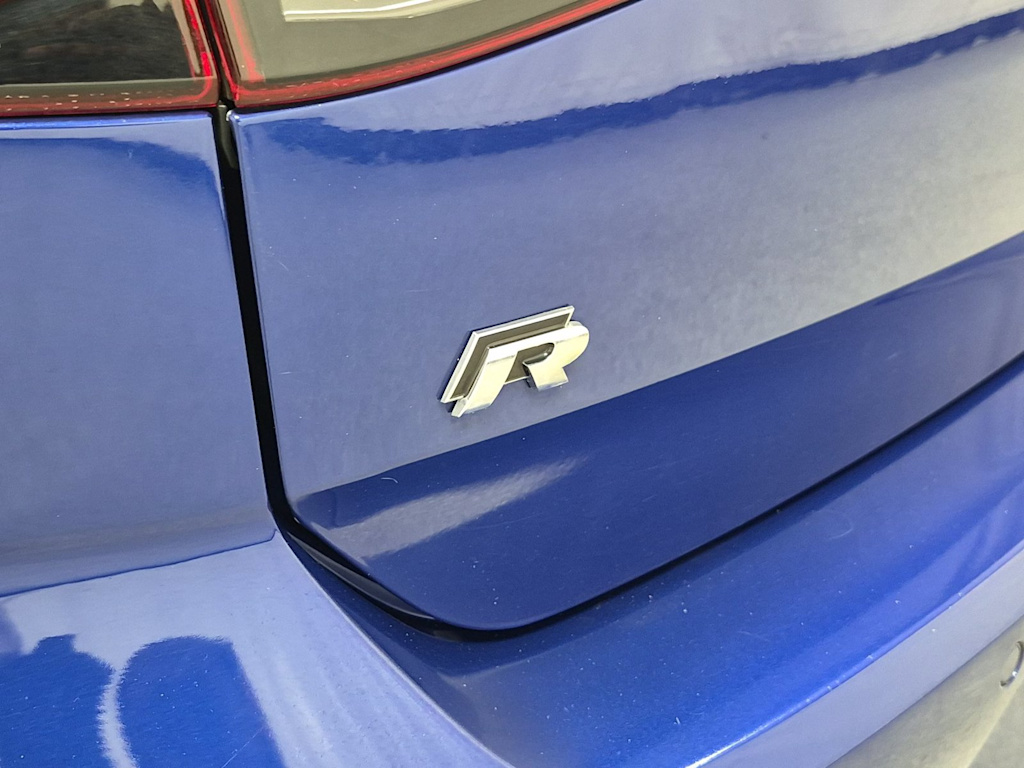 Thumbnail: 2016 Volkswagen Golf - 25