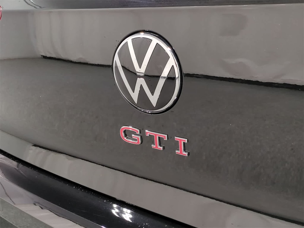 Thumbnail: 2025 Volkswagen Golf - 24