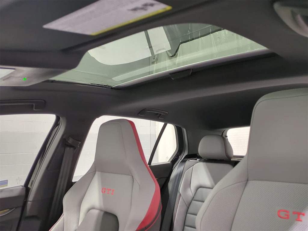 Thumbnail: 2025 Volkswagen Golf - 26