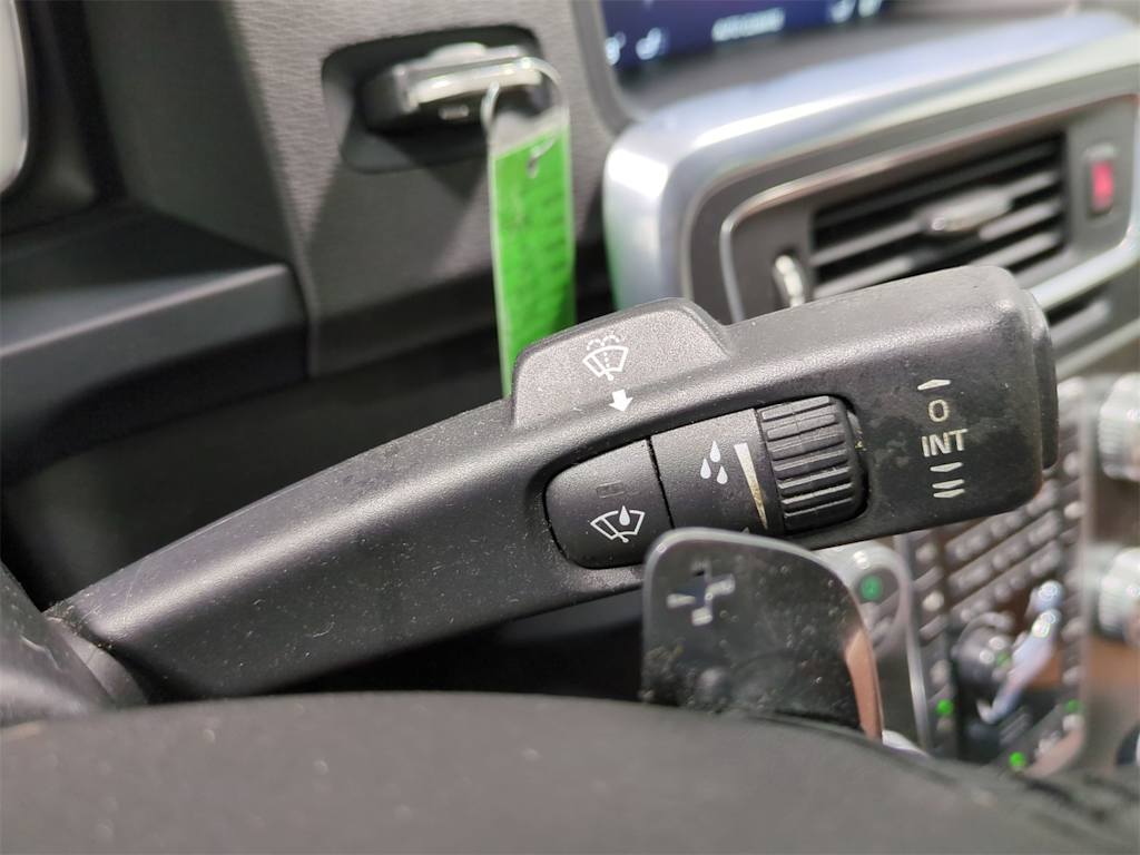 Thumbnail: 2015 Volvo S60 - 16