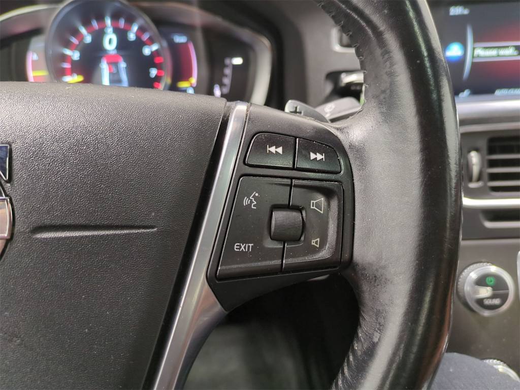 Thumbnail: 2015 Volvo S60 - 33