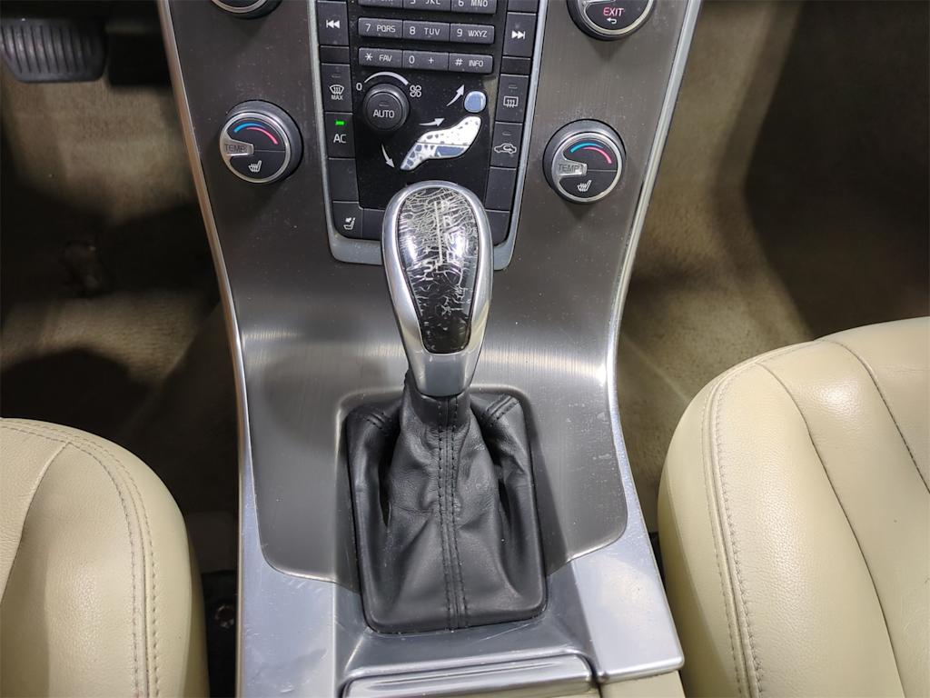 2015 Volvo S60 T5 37