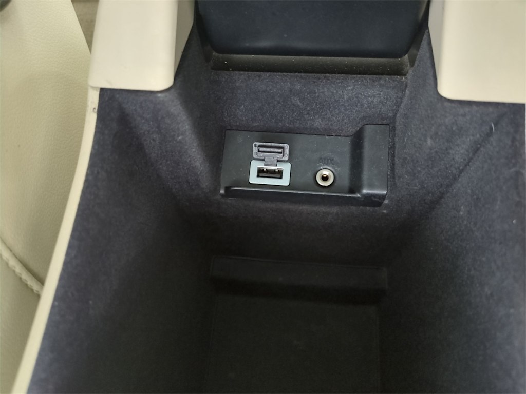 2015 Volvo S60 T5 36