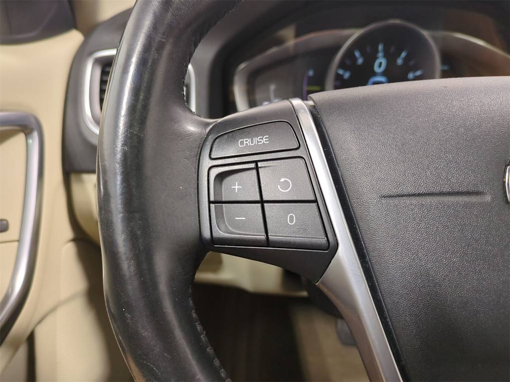 2015 Volvo S60 T5 32