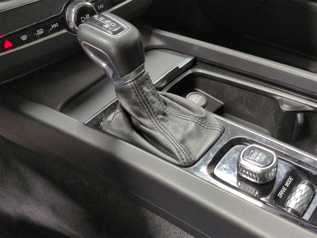 Thumbnail: 2020 Volvo XC60 - 16
