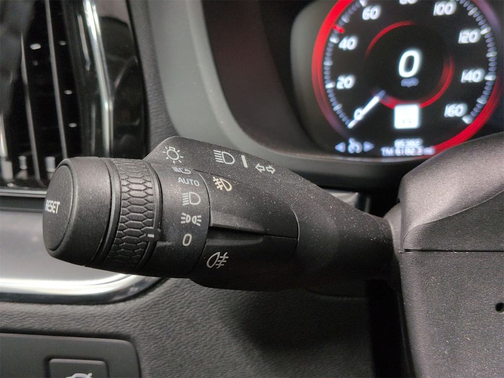 Thumbnail: 2020 Volvo XC60 - 34