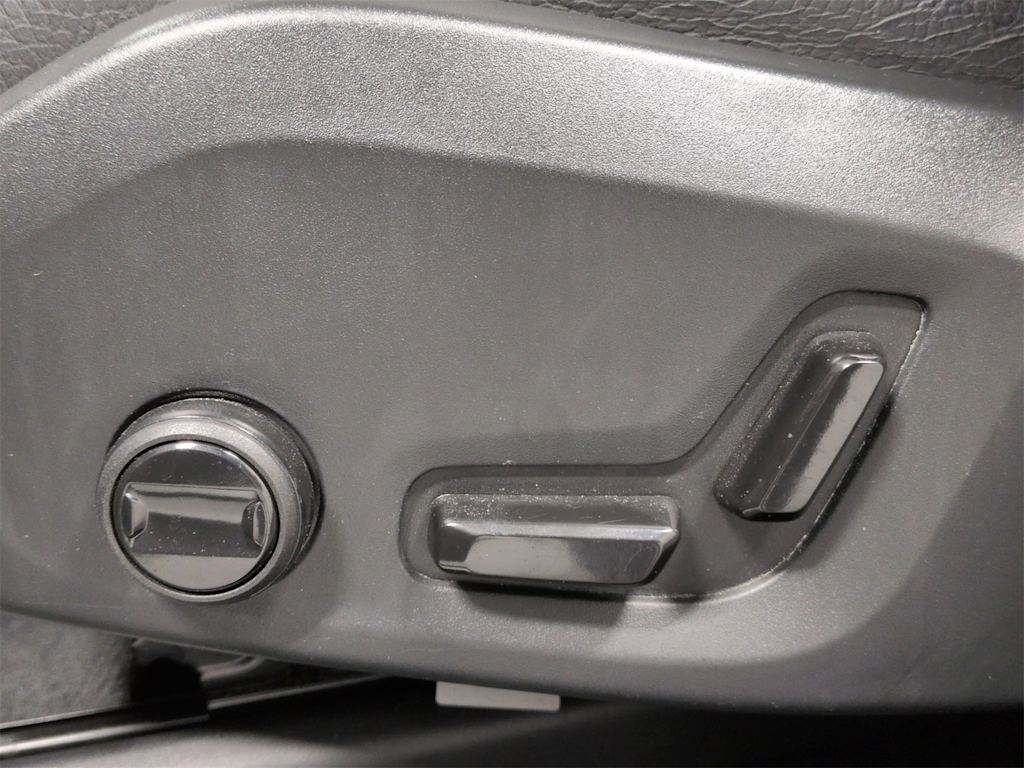 Thumbnail: 2020 Volvo XC60 - 26