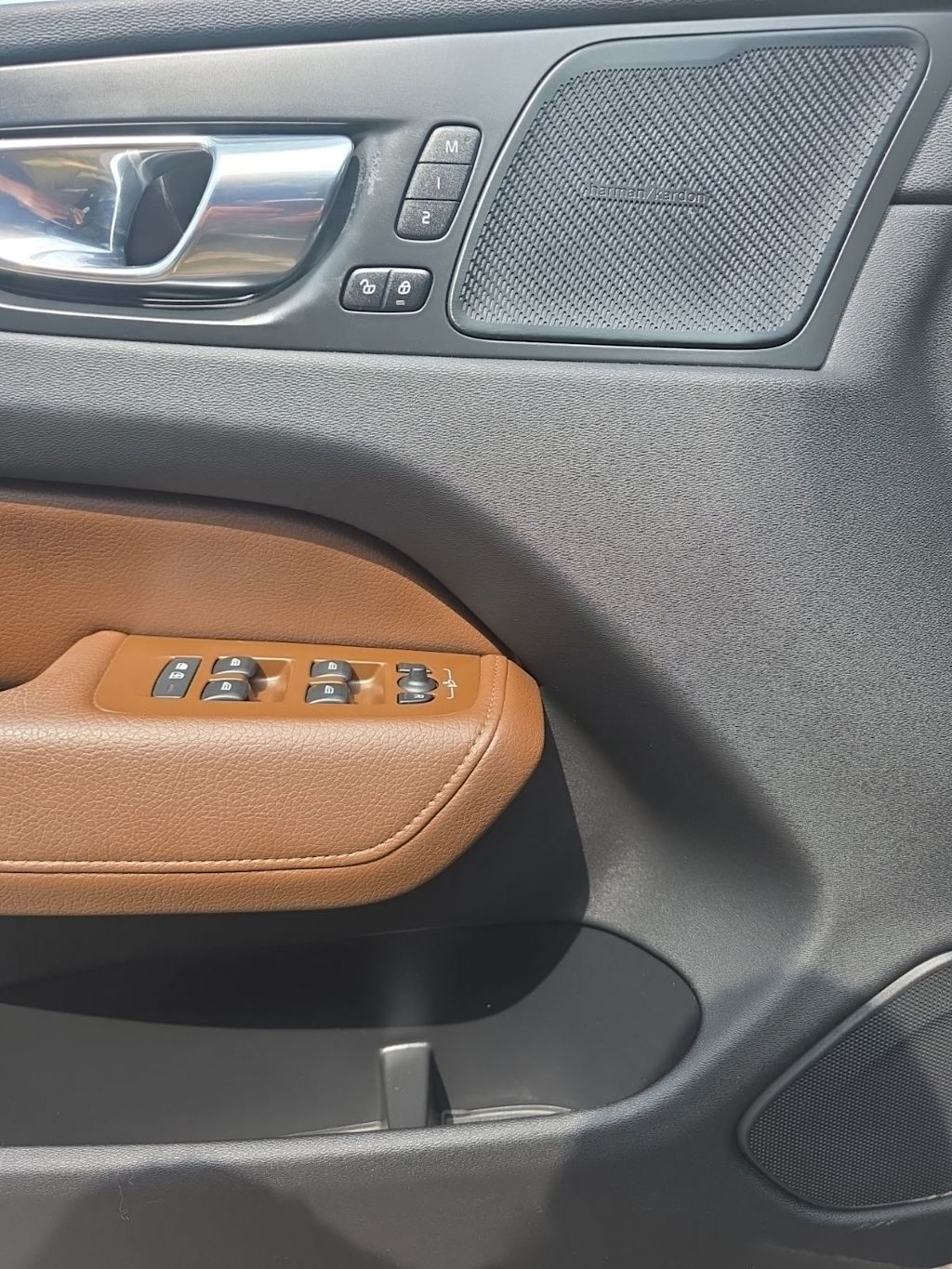 Thumbnail: 2020 Volvo XC60 - 13