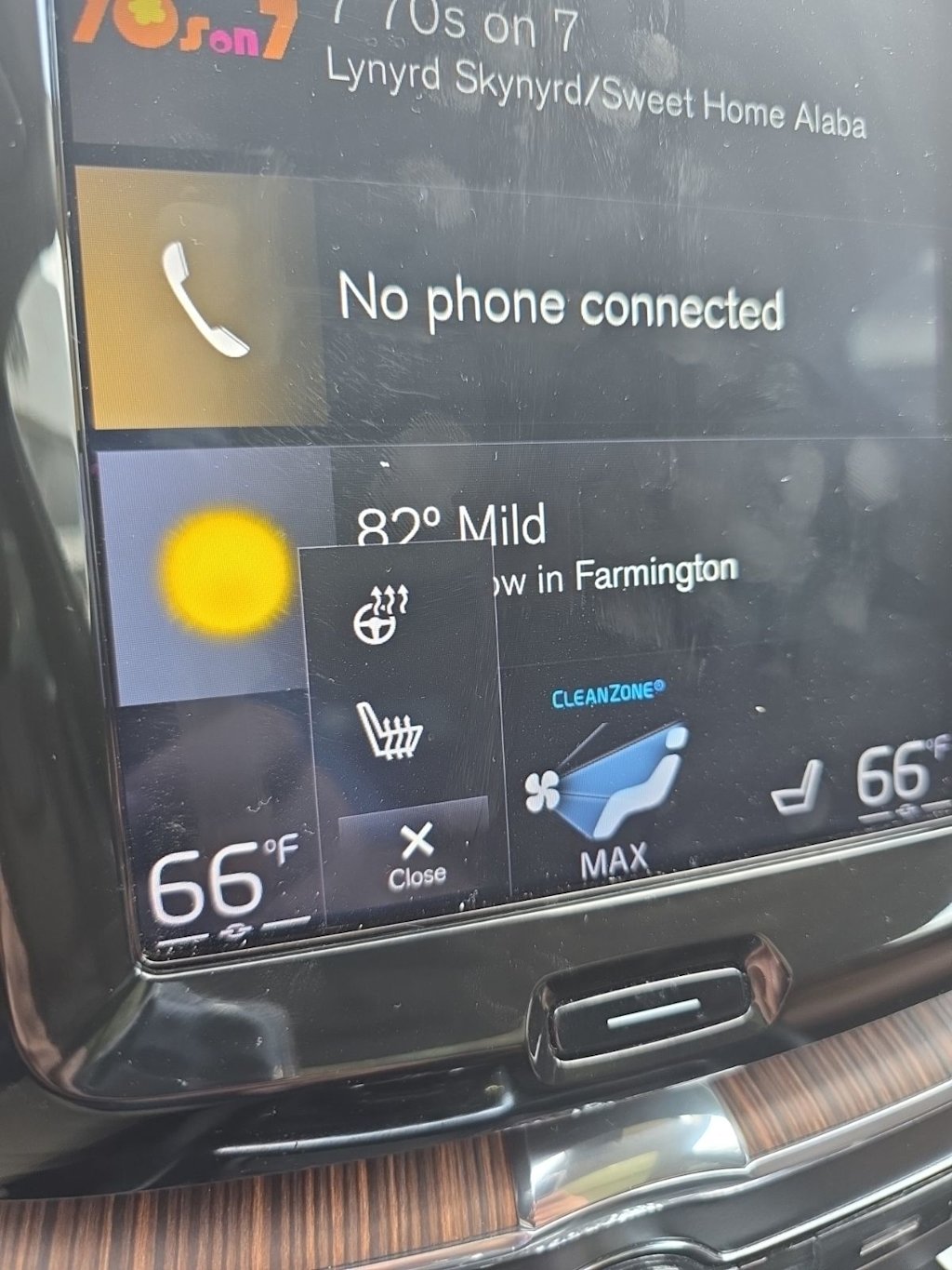 Thumbnail: 2020 Volvo XC60 - 15