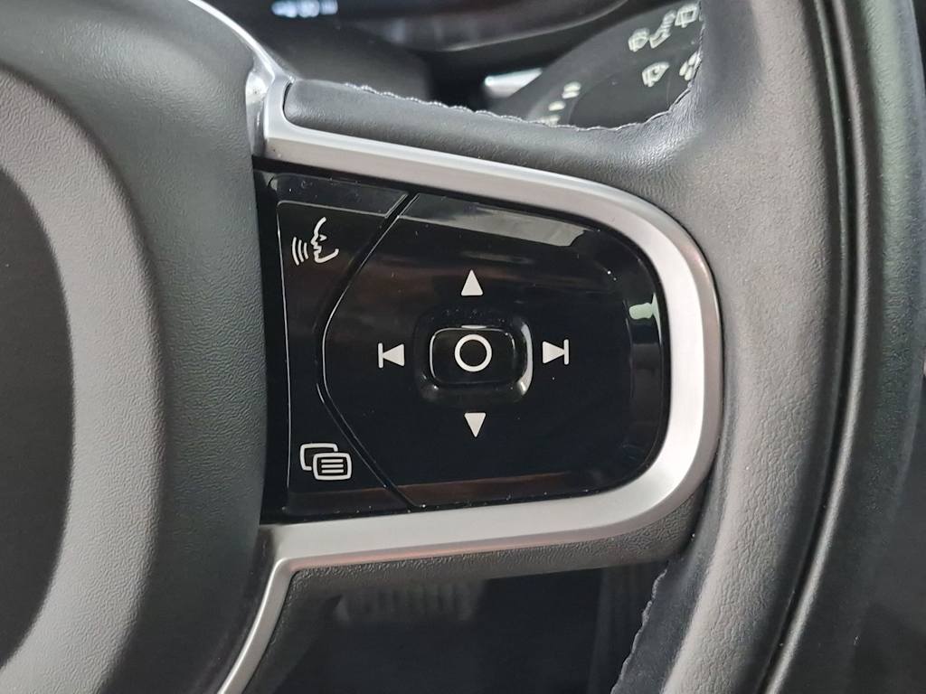Thumbnail: 2020 Volvo XC60 - 33