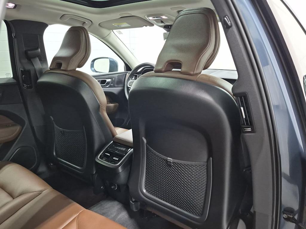 Thumbnail: 2020 Volvo XC60 - 11
