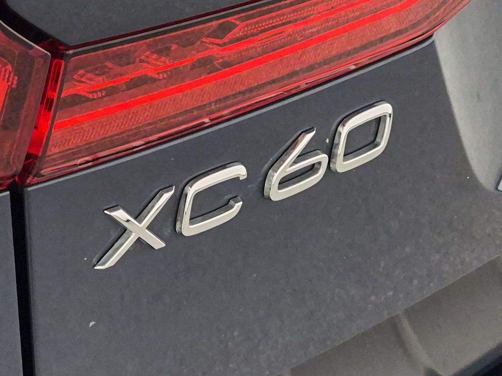 Thumbnail: 2020 Volvo XC60 - 25