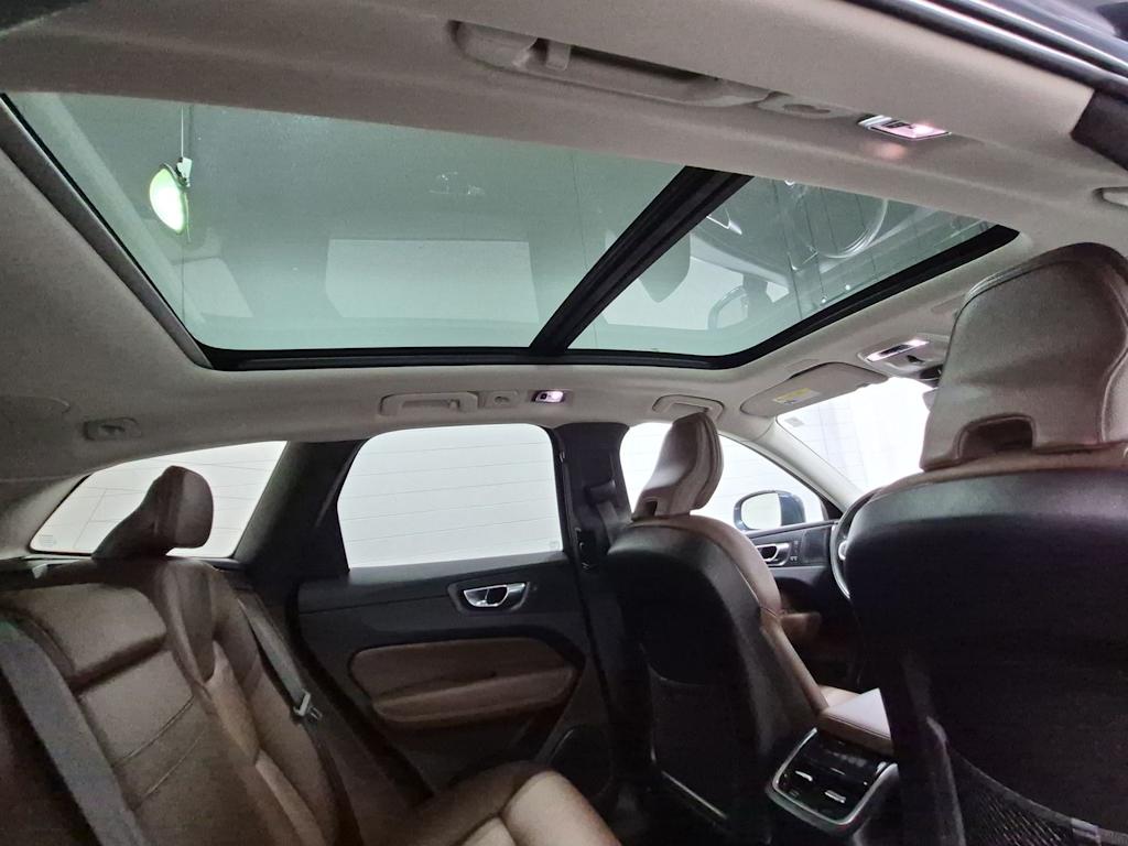 Thumbnail: 2020 Volvo XC60 - 30