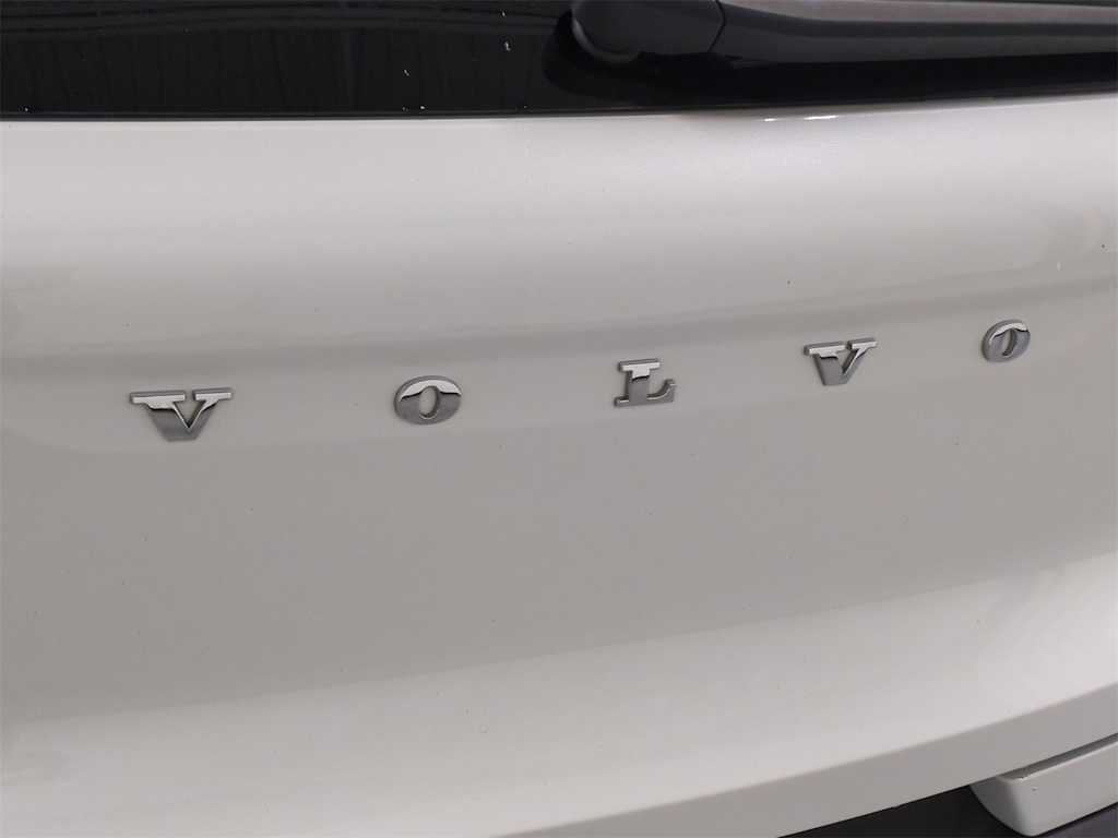 Thumbnail: 2022 Volvo XC40 - 7