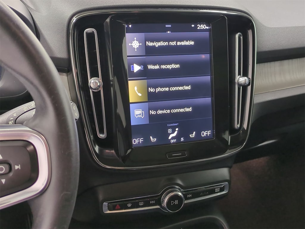Thumbnail: 2022 Volvo XC40 - 14