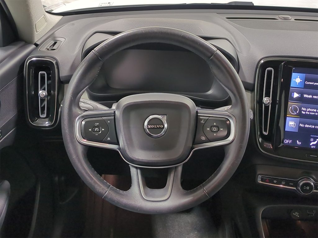 Thumbnail: 2022 Volvo XC40 - 13