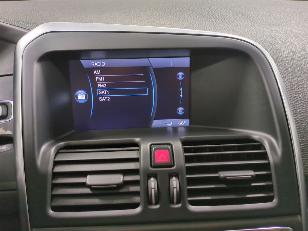 Thumbnail: 2015 Volvo XC60 - 15