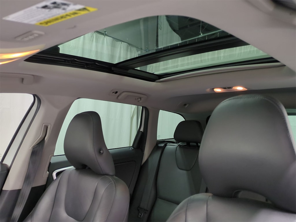 Thumbnail: 2015 Volvo XC60 - 28