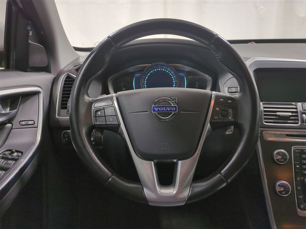 Thumbnail: 2015 Volvo XC60 - 14