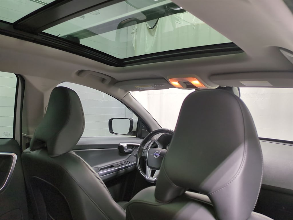 Thumbnail: 2015 Volvo XC60 - 31